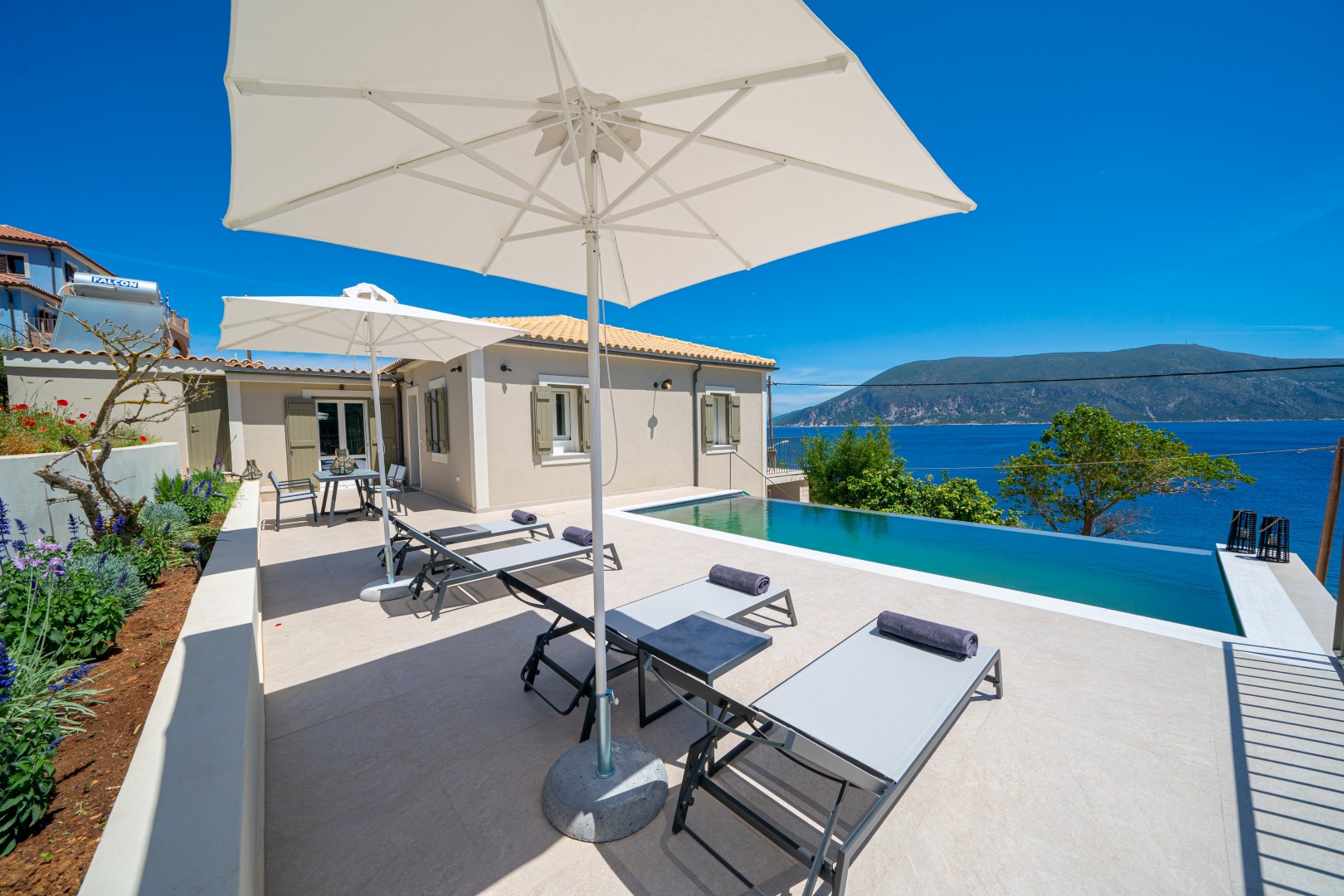Luxury Seafront Villa Liberty